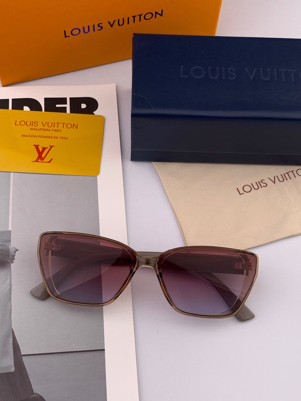 LOUIS VUITTON CAT EYE SUNGLASSES L0552 IN ACETATE
