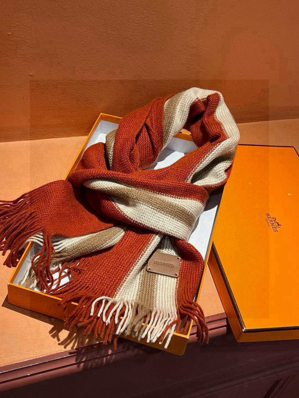 GUCCI 25S SCARF 180 IN CASHMERE 711251