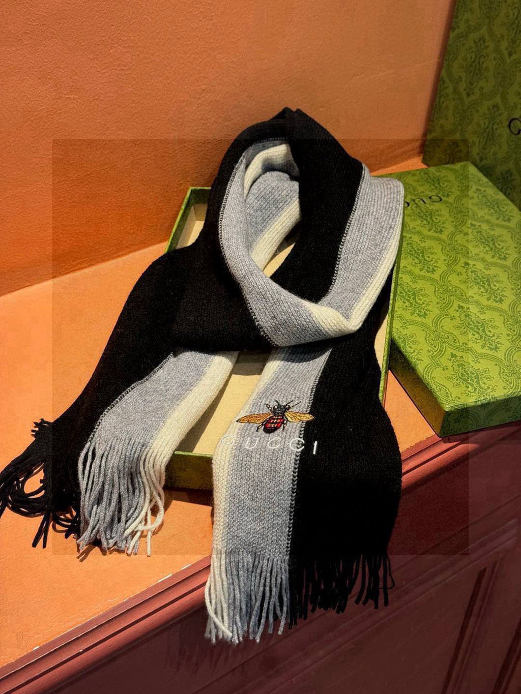GUCCI 25S SCARF 180 IN CASHMERE 730564