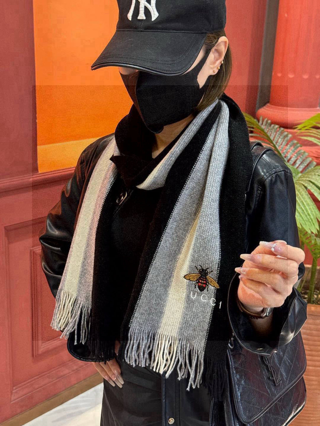 GUCCI 25S SCARF 180 IN CASHMERE 730564