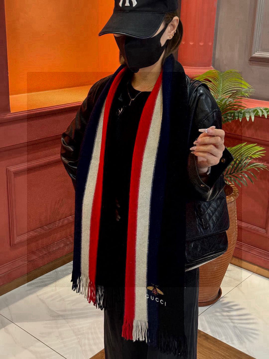 GUCCI 25S SCARF 180 IN CASHMERE 730566