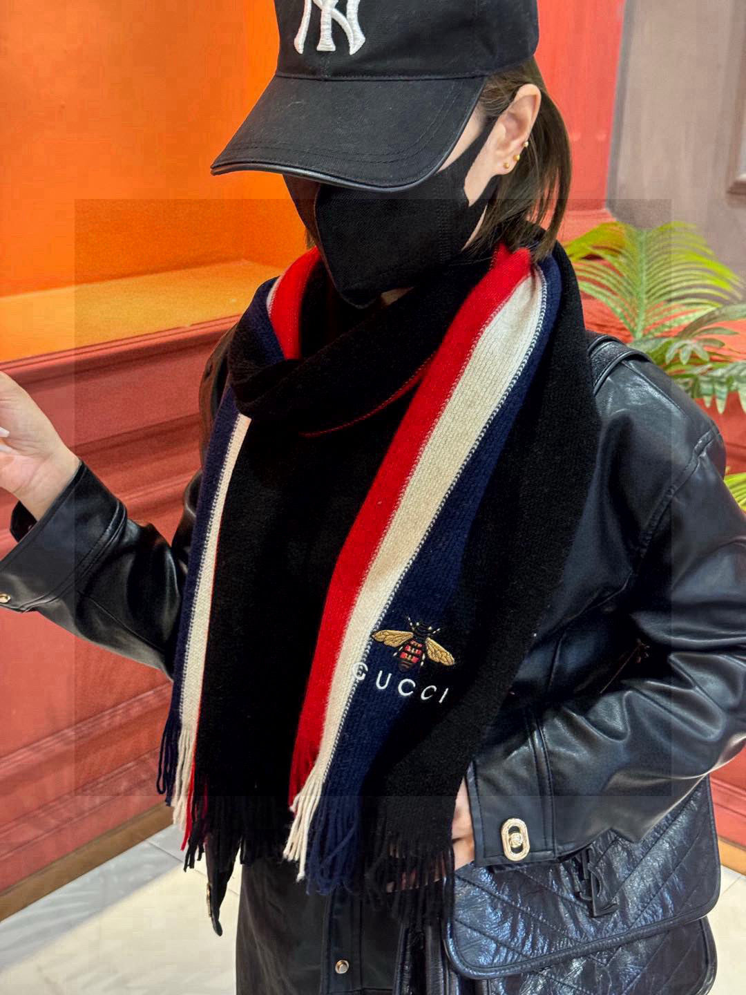 GUCCI 25S SCARF 180 IN CASHMERE 730566