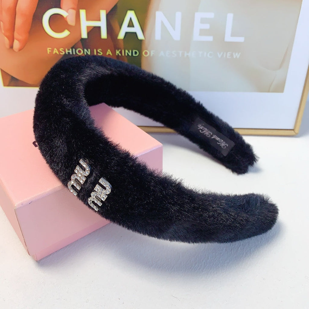HEAD BAND IN BLACK RABBIT FUR