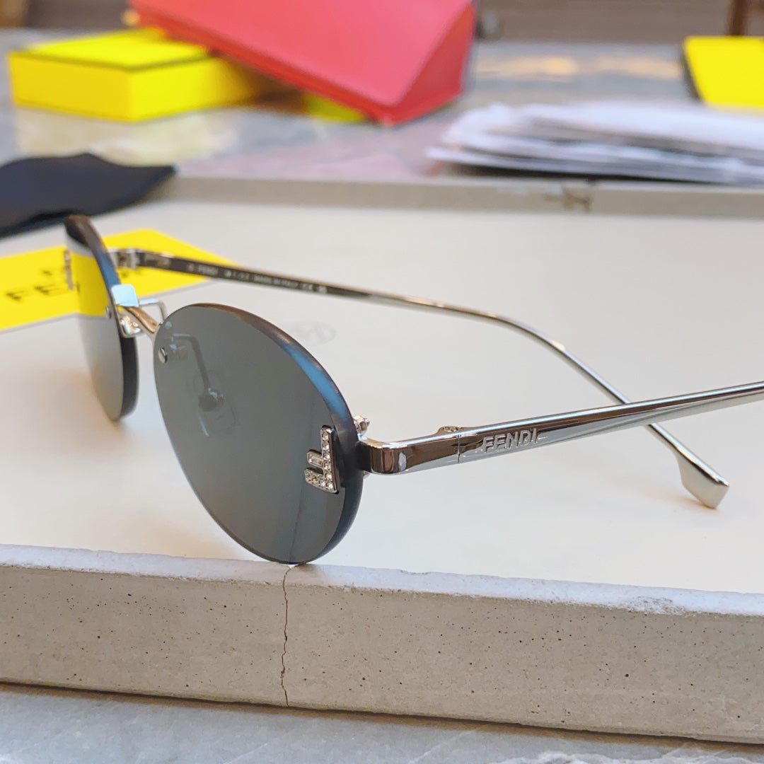 FIRST CRYSTAL OVAL FRAME SUNGLASSES FE4075US IN METAL